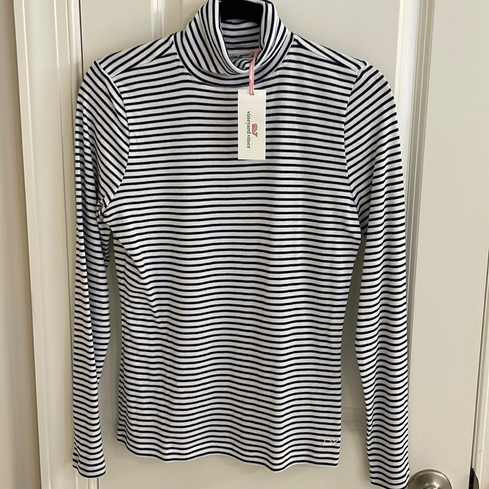 Brand new vineyard vines striped turtleneck!